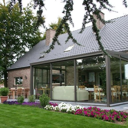 B&B Artiriacumhoeve Zedelgem Buitenkant foto